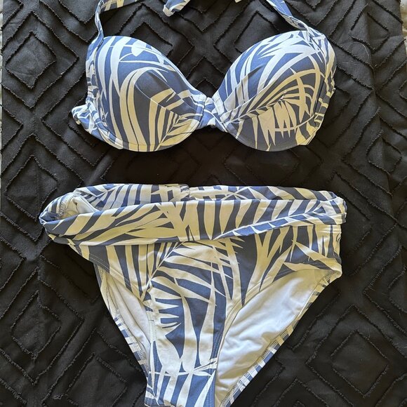 Calvin Klein Bikini - Picture 1 of 7